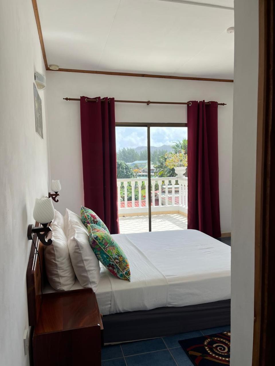 Cavern Apartments Baie Sainte Anne Cameră foto